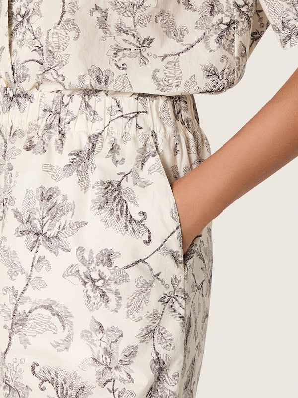Golden Goose - Damenshorts aus schwarz-wei&szlig;em Baumwollpopeline mit Blumenprint in 