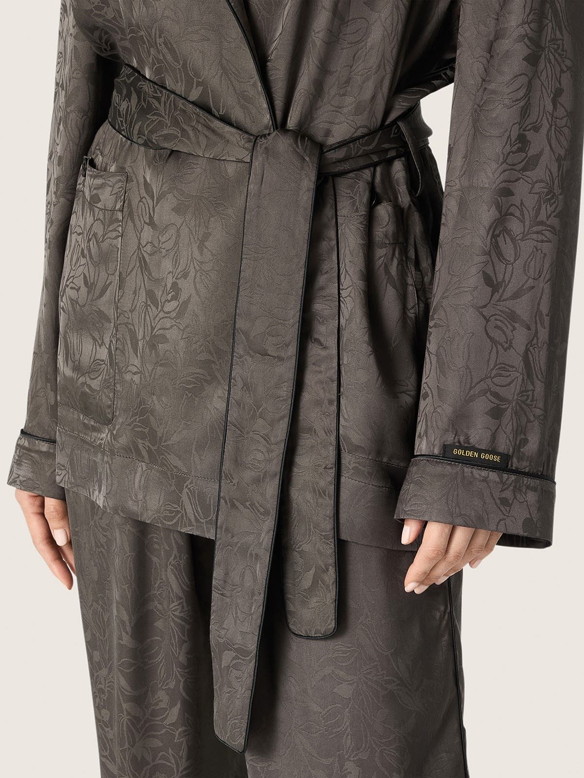 Golden Goose - Chaqueta kimono de mujer en raso jacquard negro in 