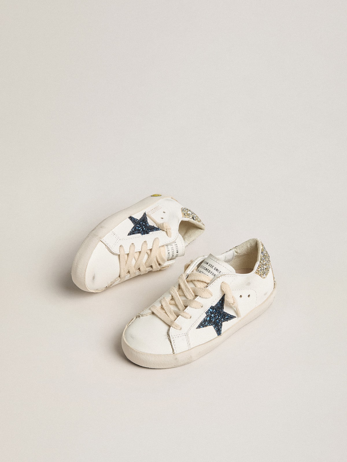 Golden Goose - Super-Star Young de piel con estrella y refuerzo del talón con purpurina in 