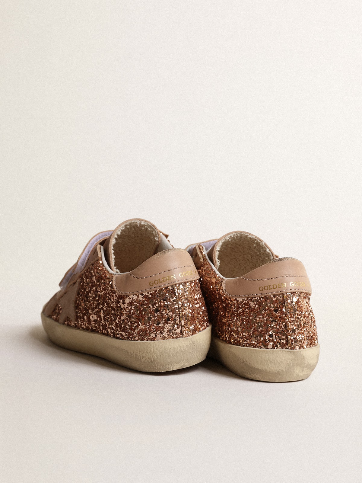 Golden Goose - Old School Young aus pfirsichrosa Glitzer mit rosa Raulederstern in 