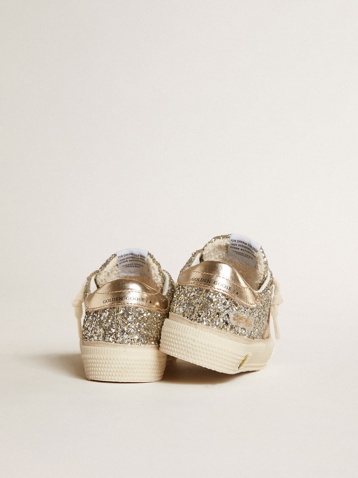 Golden Goose - May Young à paillettes platine avec étoile et contrefort en cuir lamé in 