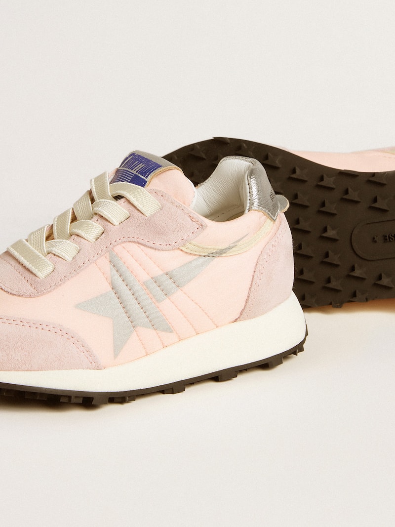 Golden Goose - Marathon Young aus rosa Nylon mit Printstern und Fersenpartie aus Leder in 