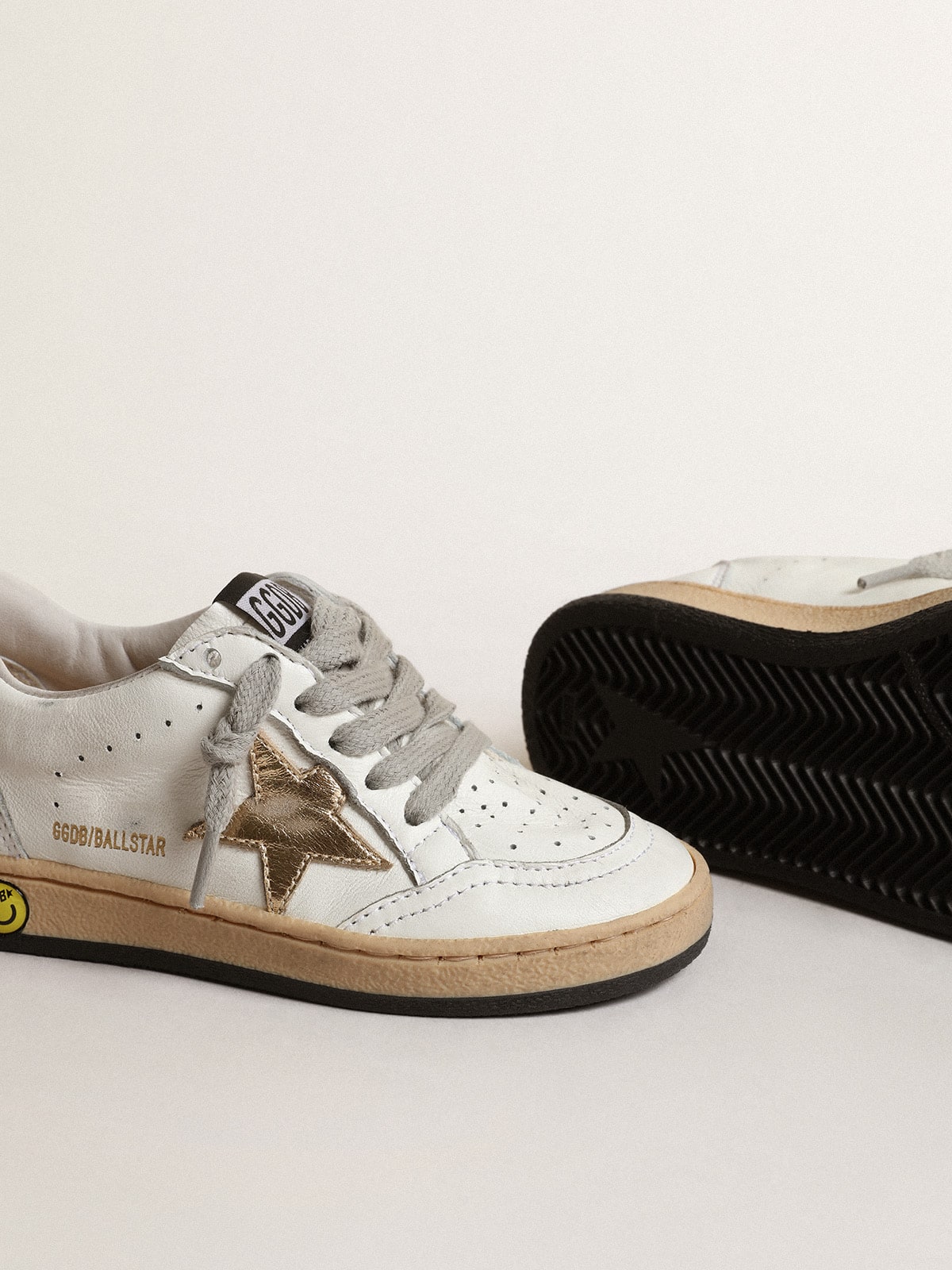 Yu_kiGOLDEN GOOSE/ゴールデングース BALLSTAR Ball Star Young with gold metallic leather star and heel tab