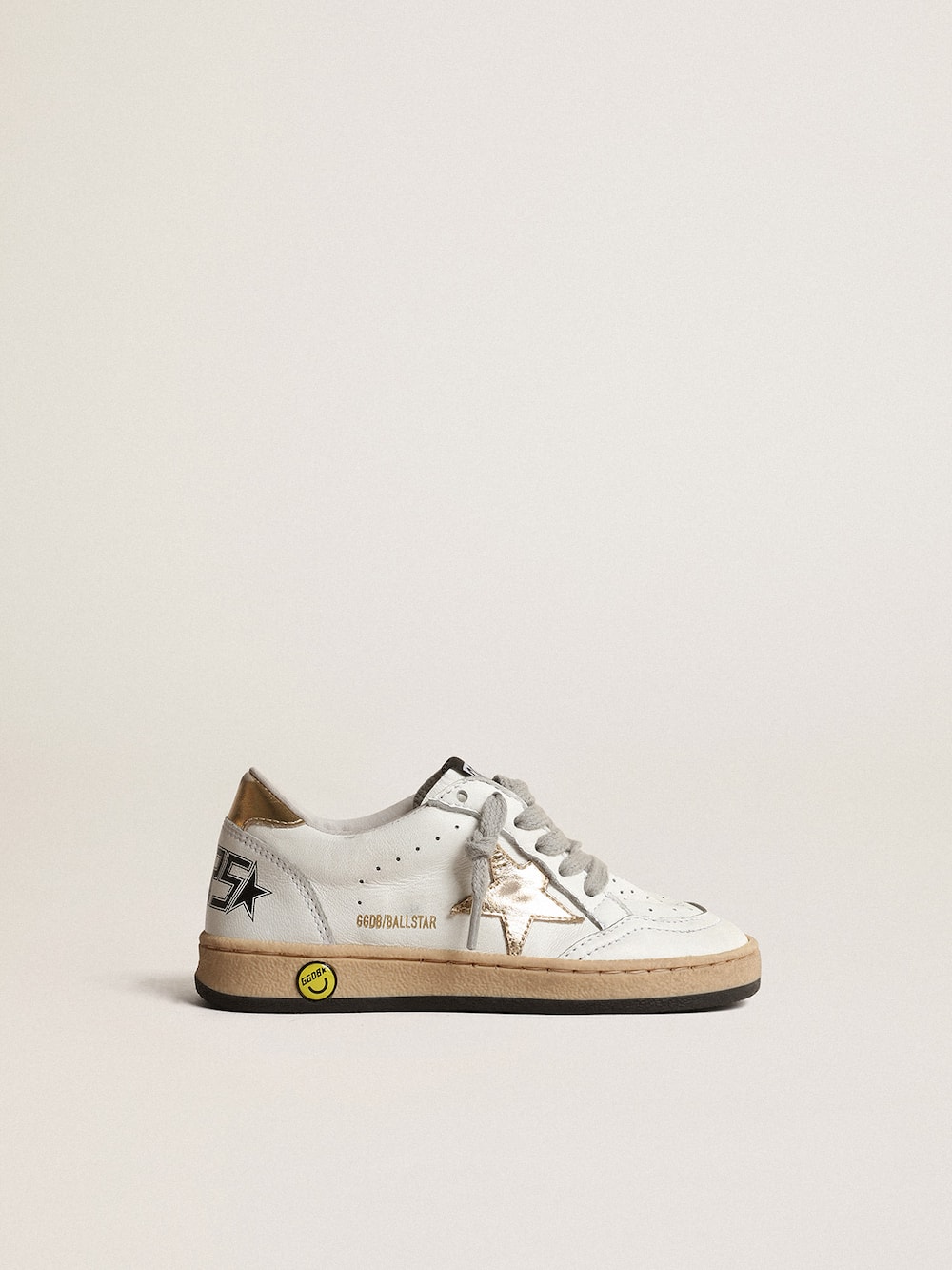Golden Goose - Ball Star Young with gold metallic leather star and heel tab in 