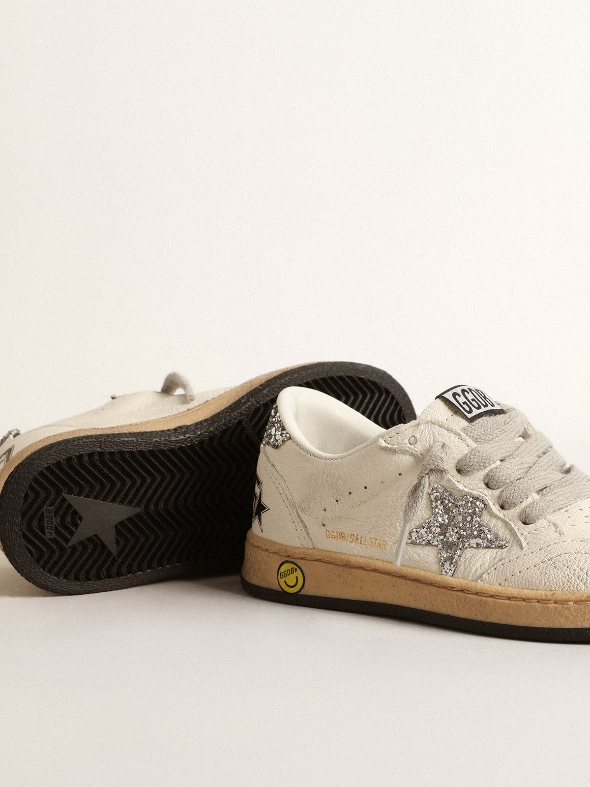 Golden Goose - Ball Star Young in nappa con stella e talloncino in glitter argento in 