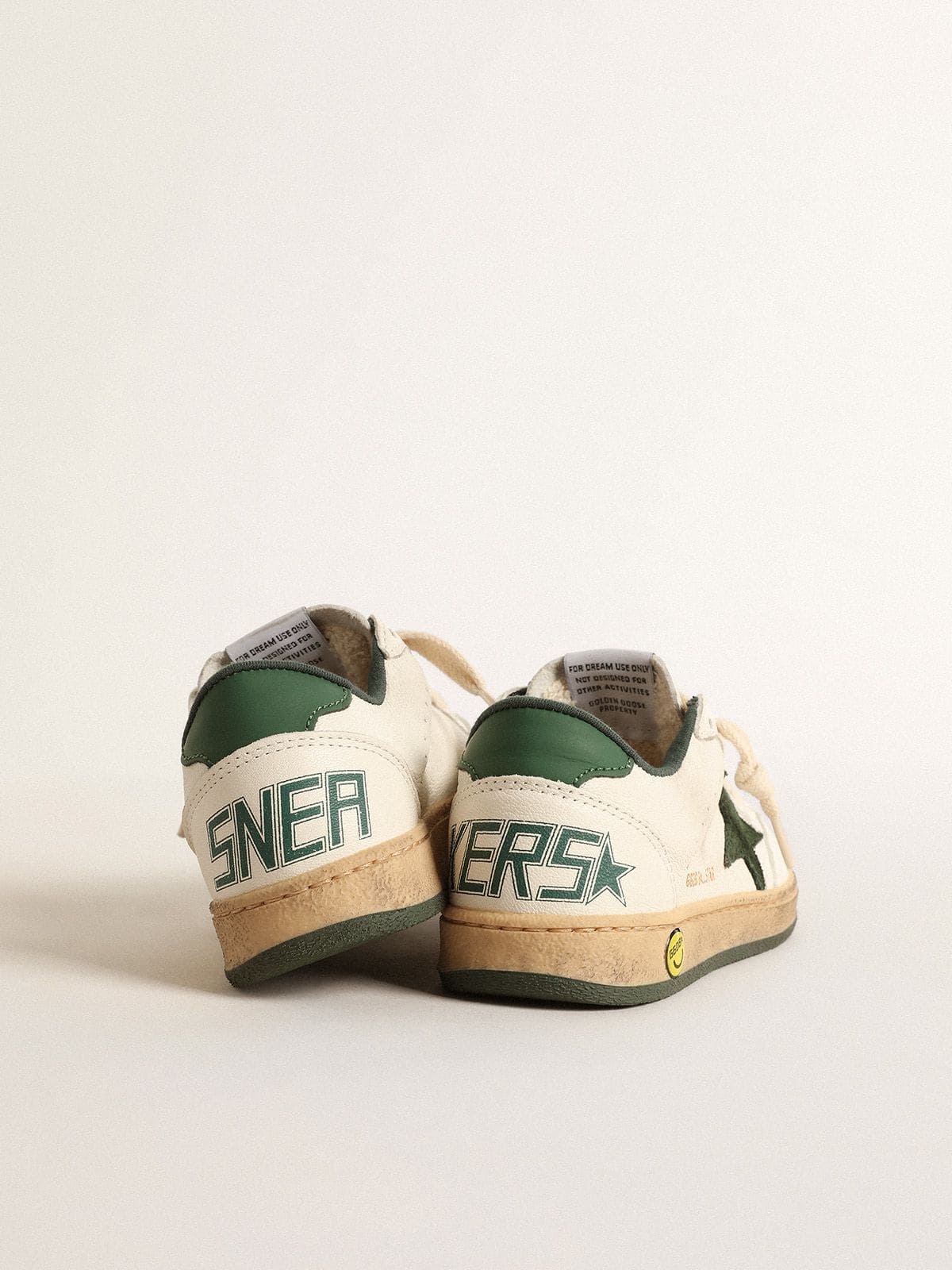 Golden Goose - Young Ball Star in white leather with green suede star in 