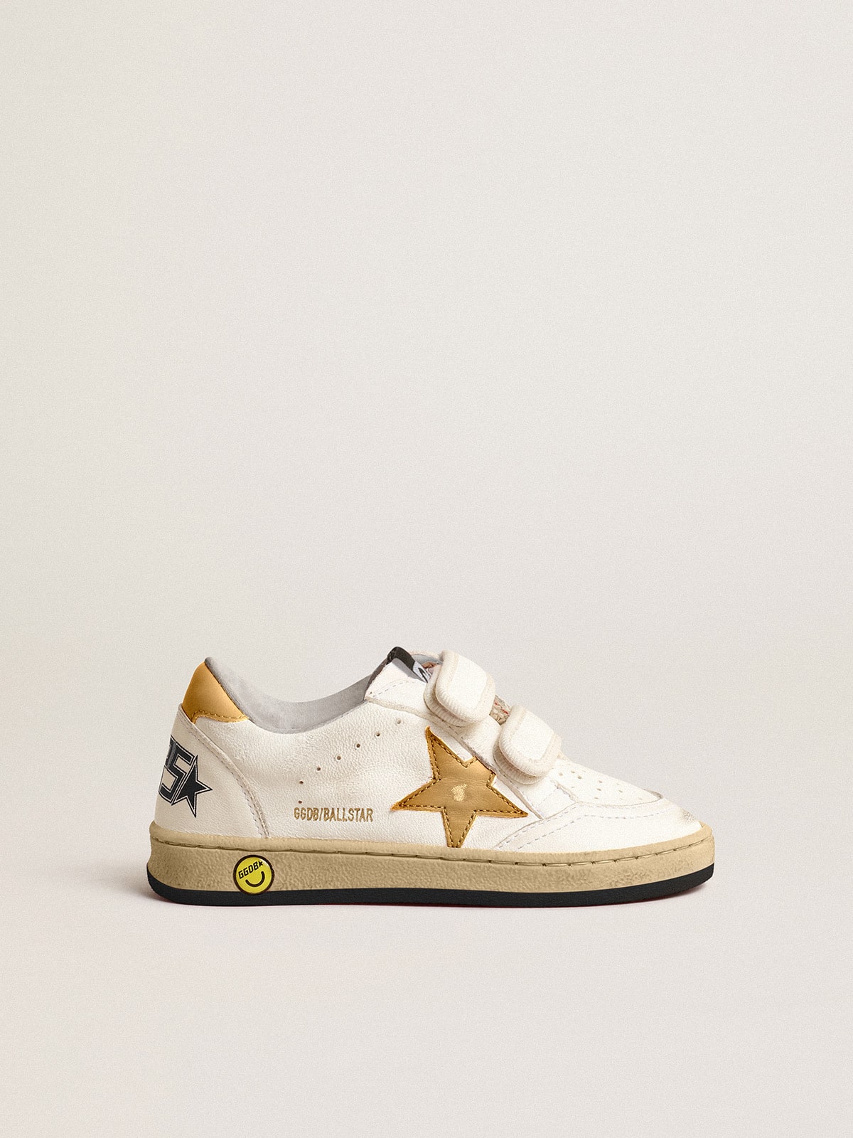 Golden Goose - Ball Star Young mit Stern und Ferse aus goldfarbenem Metallic-Leder in 