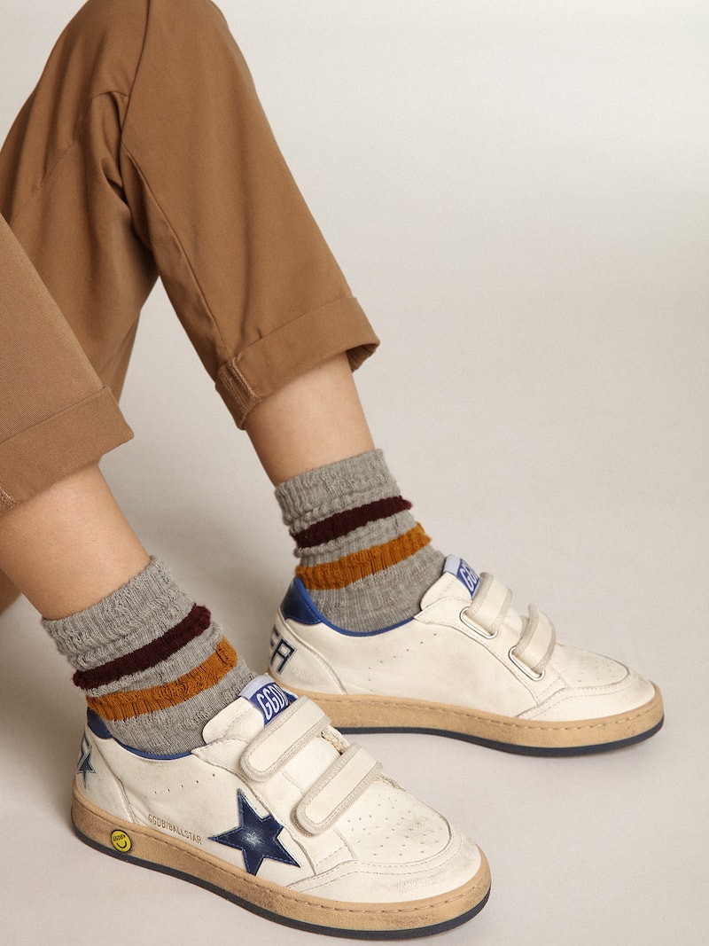 Golden Goose - Ball Star Young con estrella y refuerzo del tal&oacute;n de piel laminada en azul in 