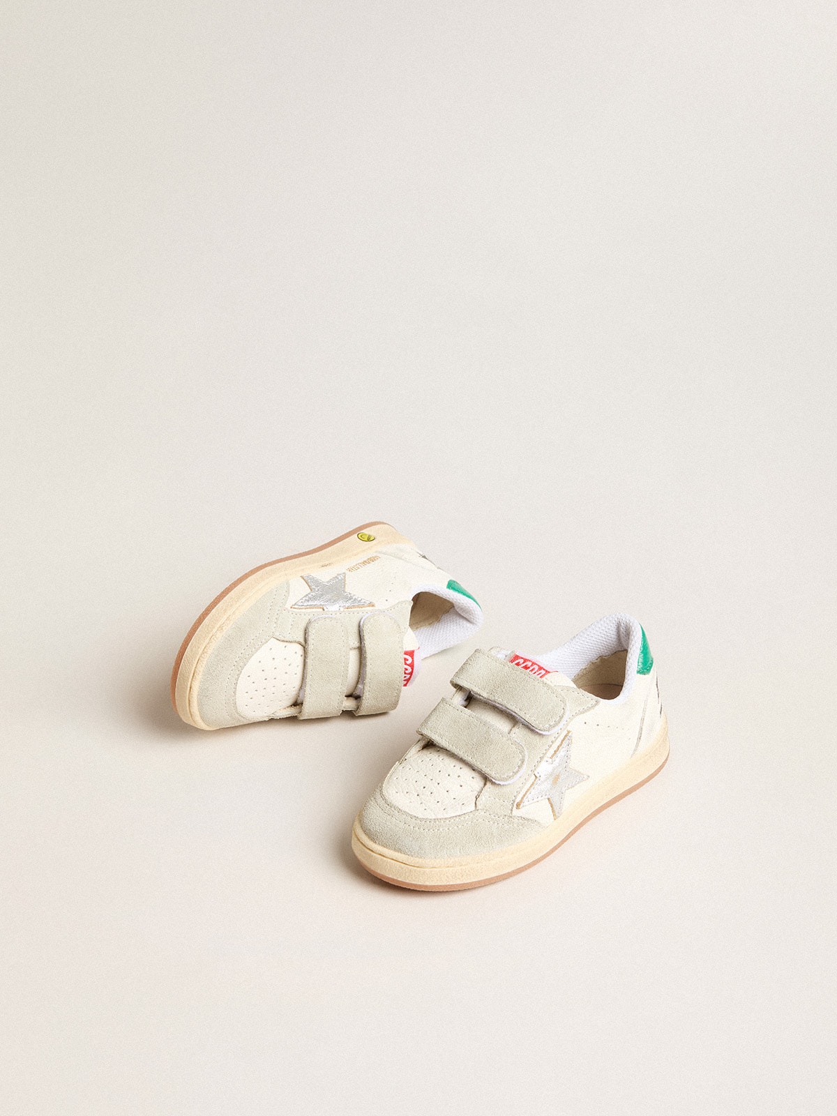 Golden Goose - Ball Star Young con stella argento e talloncino in suede verde in 
