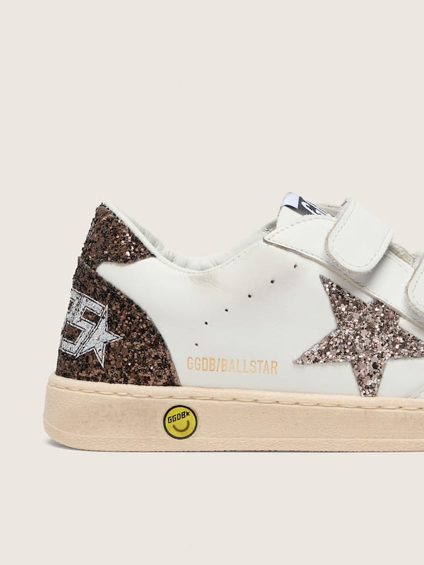 Golden Goose - Young Ball Star in white leather with dove-gray glitter star and brown glitter inserts in 