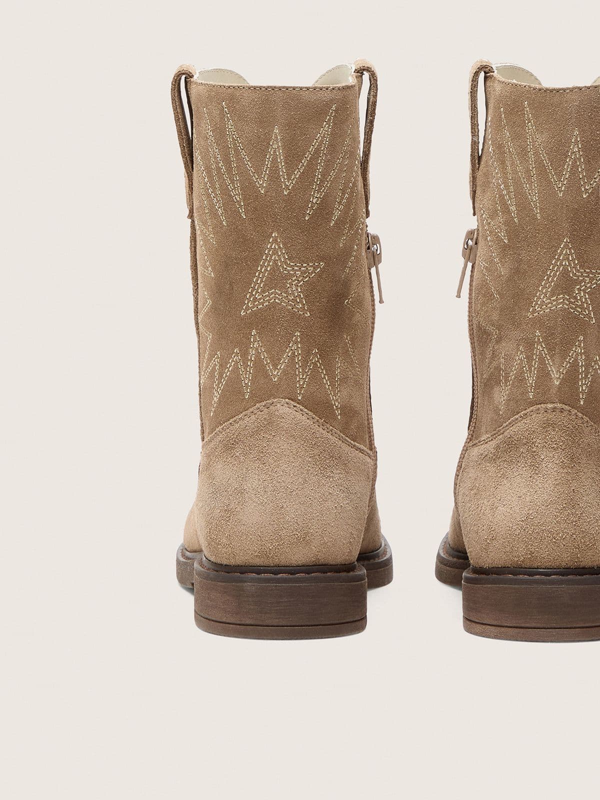 Golden Goose - Young Wish boots in dove-gray suede with star embroidery in 