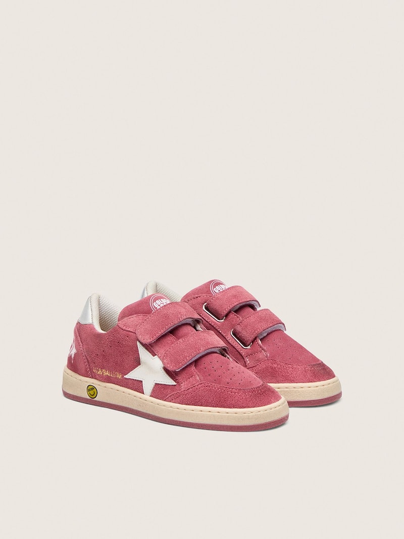 Golden Goose - Ball Star Young aus rotem Suede mit wei&szlig;em Lederstern und silberner Ferse in 