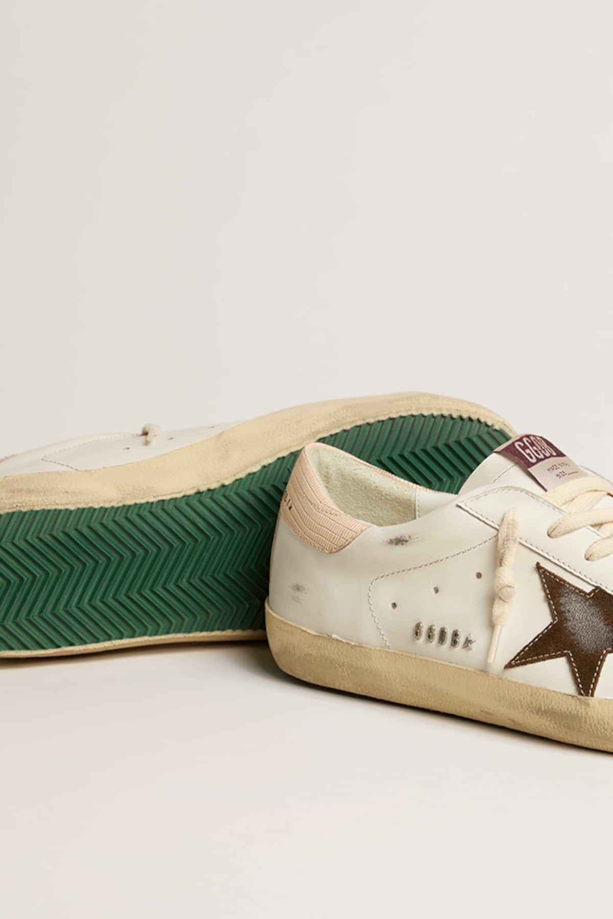 Golden Goose - 남성 브라운 스웨이드 스타 & 핑크 힐탭 슈퍼스타 스니커즈 in 